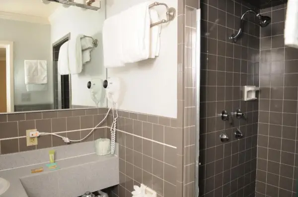 Civic Center Motor Inn 10