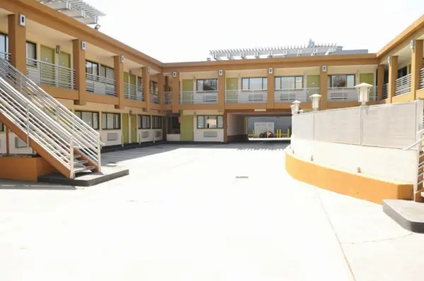 Civic Center Motor Inn 5
